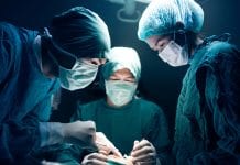 Operating room pressures: surgeons under stress make more mistakes Operating room pressures: surgeons under stress make more mistakes