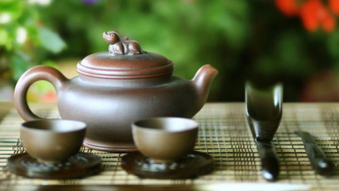 iStock-dreaming2004 Chinese green tea