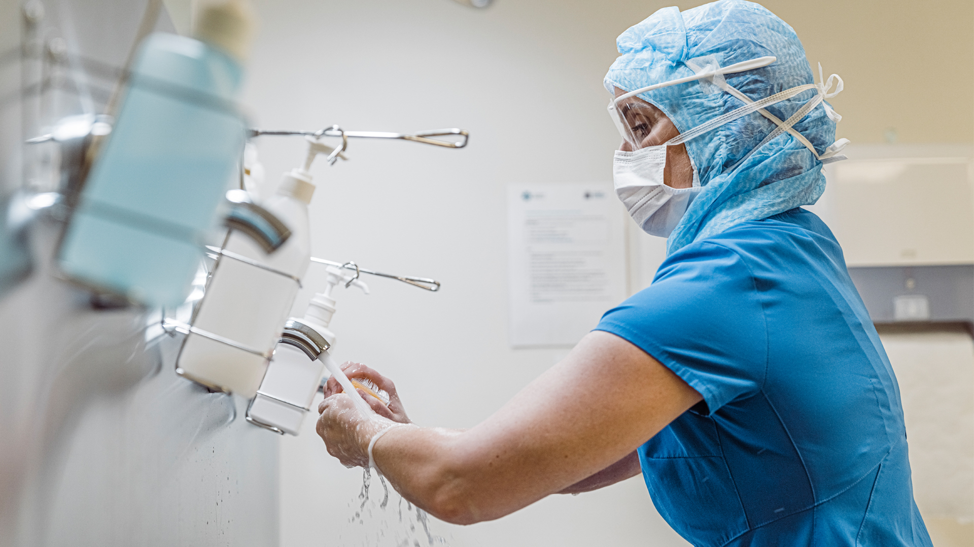 SureWash: safe hand hygiene encouraged by augmented reality apps