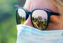 Disinfecting face masks with the light of the sun Disinfecting face masks with the light of the sun