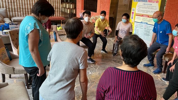 1 JOCKEY1 27141 SR A service model of hip fracture prevention for older people in Hong Kongtion for older people in Hong Kong