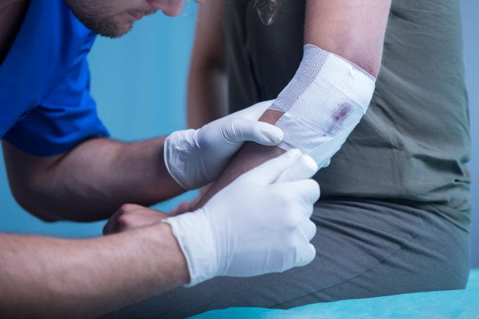 ©iStock/KatarzynaBialasiewicz Wounds, infection prevention, and technology