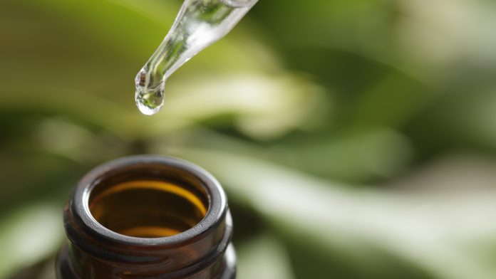 LEAFCAN1 27698 sc image 1 essential oils