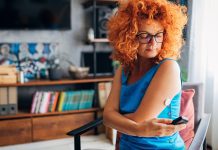 Digital flash glucose monitoring for patients with diabetes and COVID-19 Digital flash glucose monitoring for patients with diabetes and COVID-19