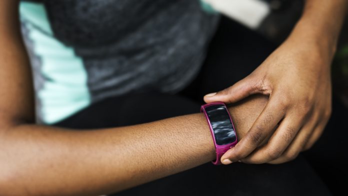 Fitness bands reveal physiological responses to the COVID-19 vaccine