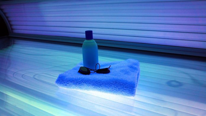 Indoor tanning ban would reduce death from melanoma skin cancer