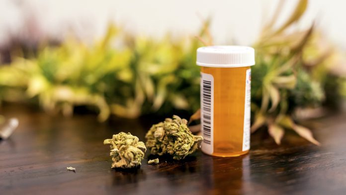 Using cannabis for chronic pain linked with small risk of heart problems