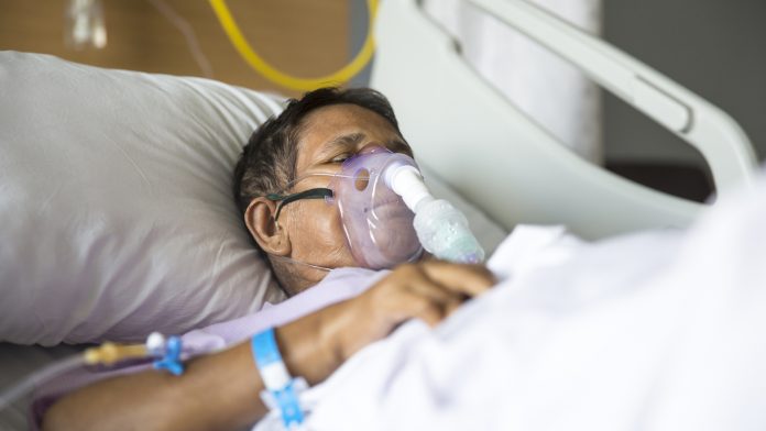 Lying prone is best for hospital patients with breathing difficulties