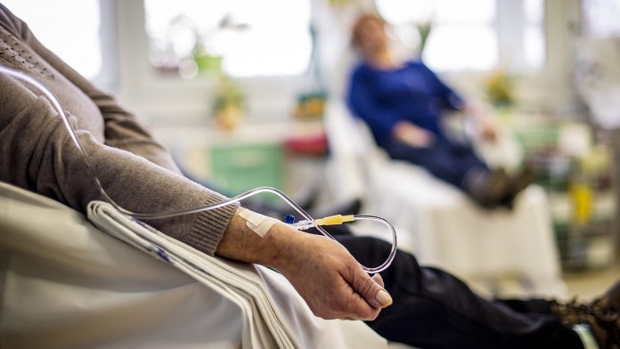 Chemotherapy before surgery reduces the risk of colon cancer returning 